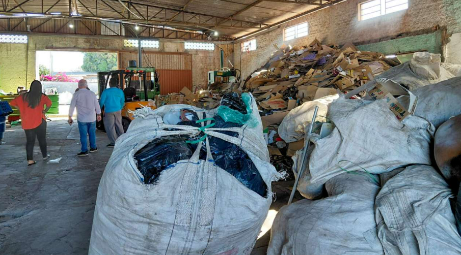 Catadores transformam reciclveis em sustento com apoio da prefeitura de Vrzea Grande