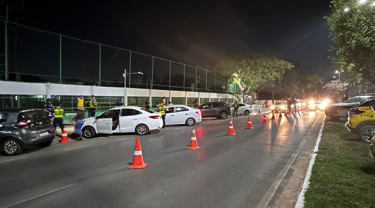 Fiscalizao prende 10 motoristas por embriaguez em Cuiab
