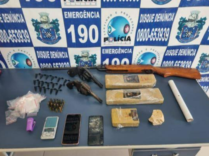 Faccionado � preso por tr�fico de drogas e porte ilegal de armas em Denise