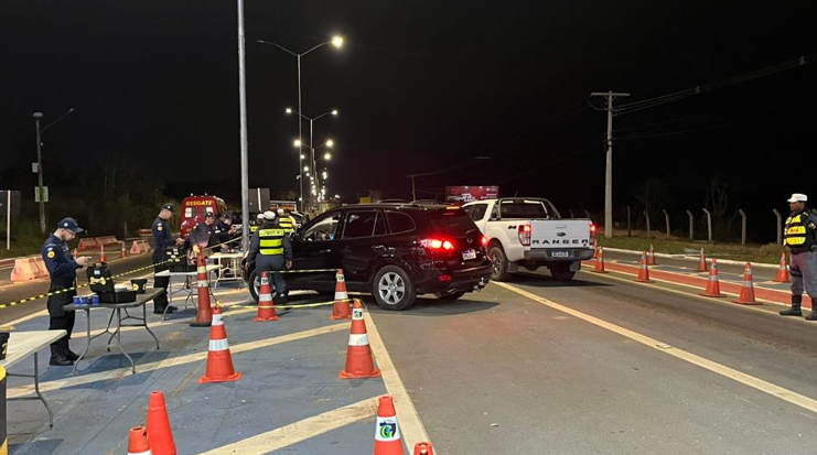 Opera��o Lei Seca prende condutores alcoolizados e remove 12 ve�culos na MT-251