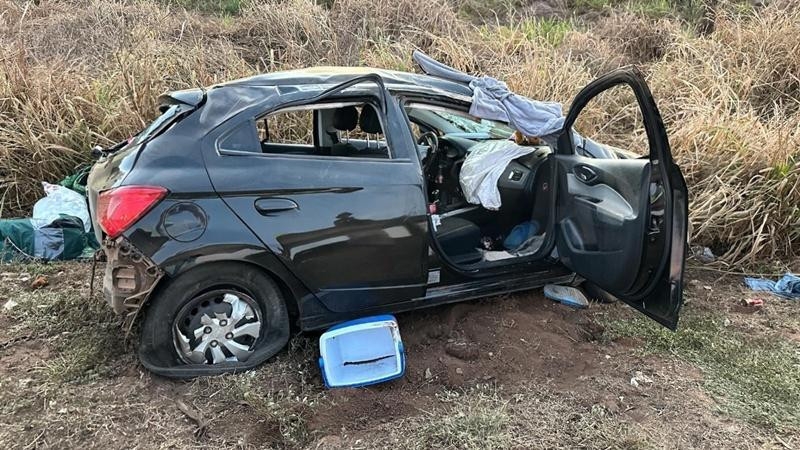 Duas pessoas morrem em capotamento na BR-163 
