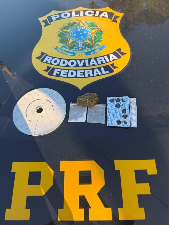  PRF flagra caminhoneiro sob efeito de drogas ap�s 17 horas ininterruptas ao volante na BR-364