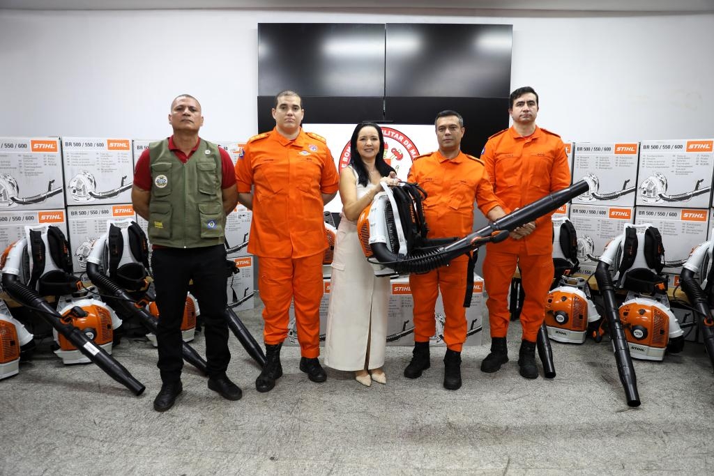 Corpo de Bombeiros recebe equipamentos para refor�ar combate a inc�ndios florestais