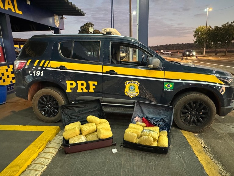 PRF apreende quase 30 kg de Skunk e captura foragida da Justi�a 