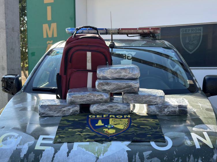 Gefron apreende estudante boliviano com droga em �nibus escolar em C�ceres