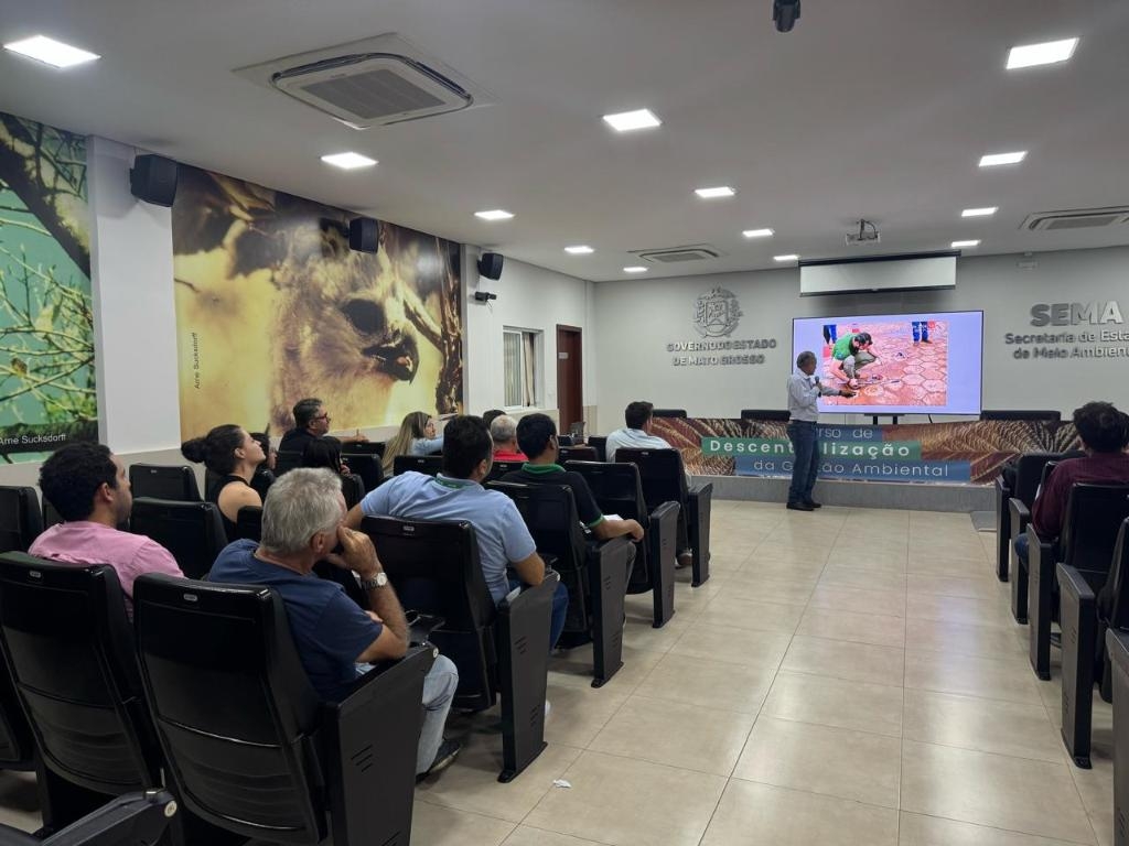 Sema capacita servidores de Cuiab� e V�rzea Grande para licenciamento e fiscaliza��o de postos de combust�veis