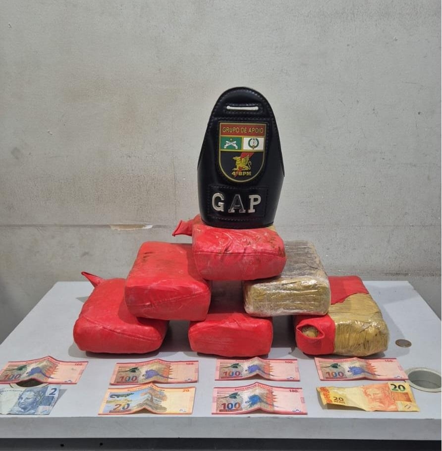 Pol�cia Militar prende homem por tr�fico de drogas e apreende tabletes de maconha