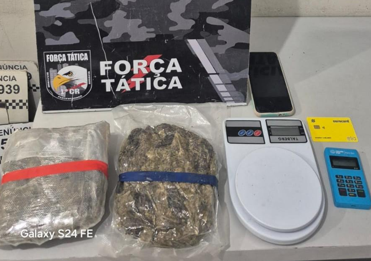 For�a T�tica prende casal por tr�fico e apreende dois pacotes de maconha em Cuiab�