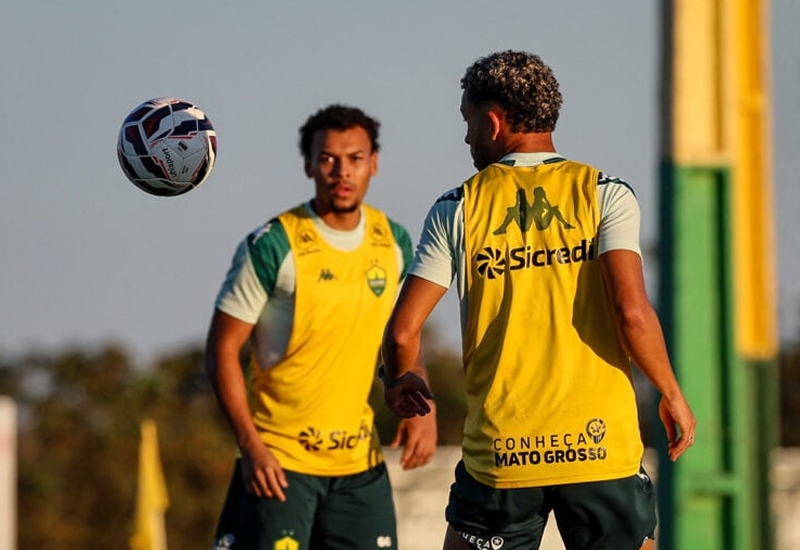 Ava� e Cuiab� se enfrentam em duelo decisivo pela S�rie B na Ressacada  