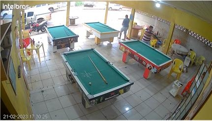 Frias de promotor antecipam jri de autor de chacina em bar