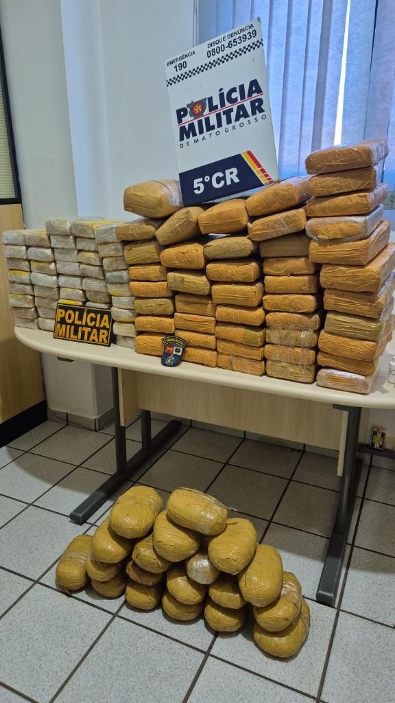 Pol�cia Militar apreende 103 tabletes de entorpecentes escondidos em ve�culo em Torixor�u