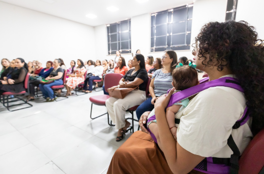 Mais de 70 mulheres participam de palestra sobre liderana e inteligncia emocional em Cuiab