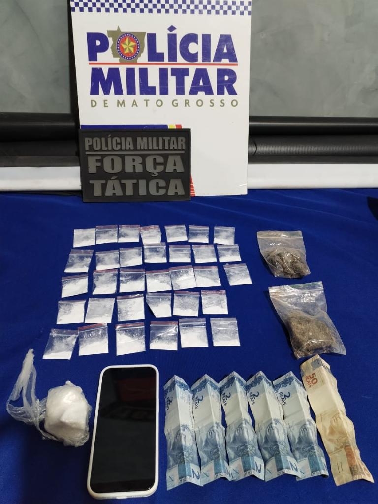 For�a T�tica prende dupla com 36 por��es de drogas em Campo Novo do Parecis