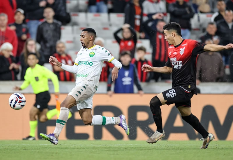 Cuiab� arranca empate com Athletico-PR nos acr�scimos 