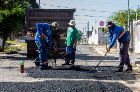 Prefeitura de Cuiab intensifica manuteno viria e obras de infraestrutura