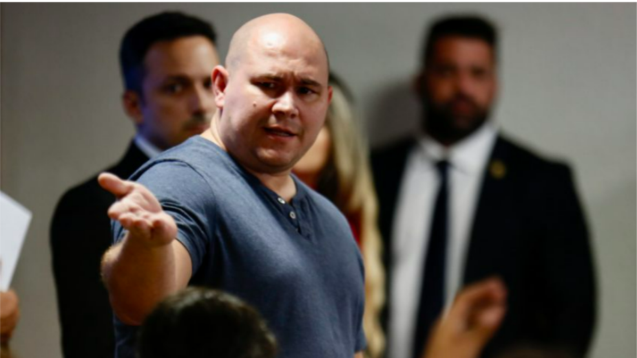 Juiz determina busca e apreens�o na casa de assessor de Ab�lio por produ��o de fake news contra Botelho