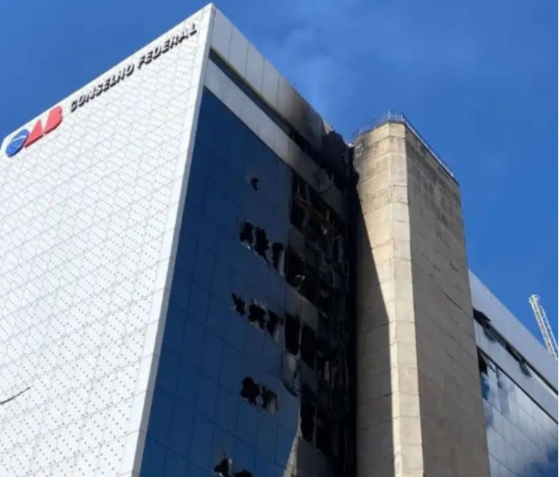 Inc�ndio atinge pr�dio da OAB em Bras�lia