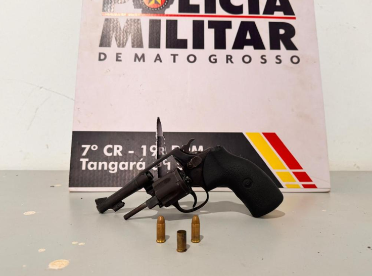 Homem � preso com rev�lver e muni��es em Tangar� da Serra