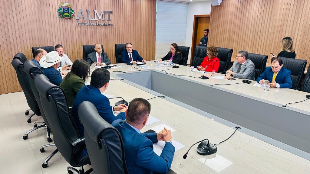 Secret�rio de Sa�de tranquiliza pacientes da Santa Casa: �ningu�m ficar� desassistido�