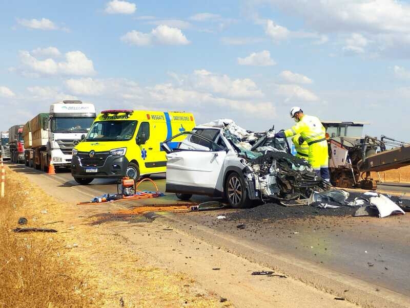 Acidente na BR-163 mata motorista e deixa passageiro ferido