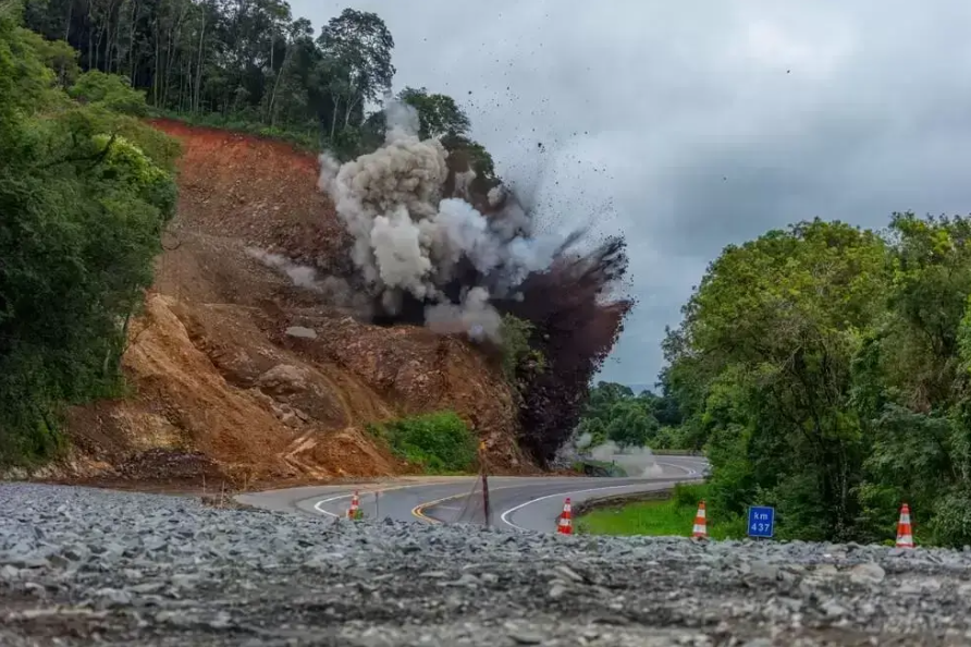 BR-364 ser� interditada para detona��o de rocha na quinta-feira (21)
