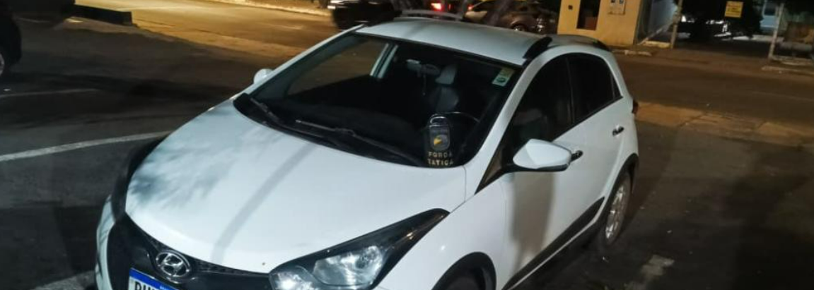 Ve�culo roubado � localizado em �rea de mata em Rondon�polis