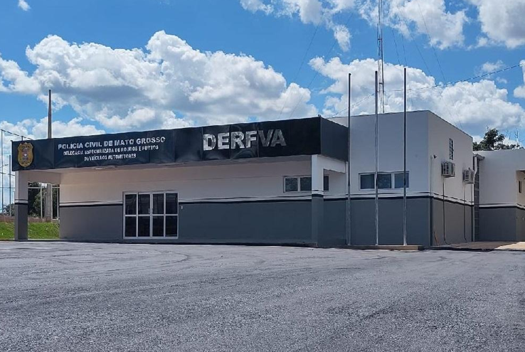 Homem � preso com armas de fogo e ve�culo utilizado em furtos em empresas na regi�o metropolitana