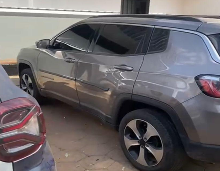 Mulher � presa com Jeep Compass furtado em V�rzea Grande