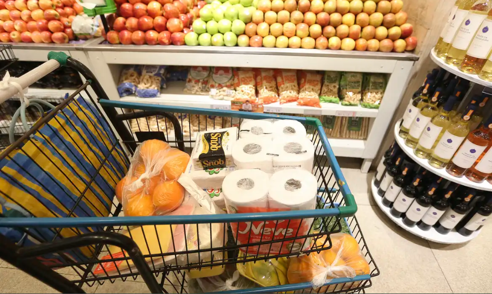 Cesta b�sica cai abaixo de R$ 800 em Cuiab�