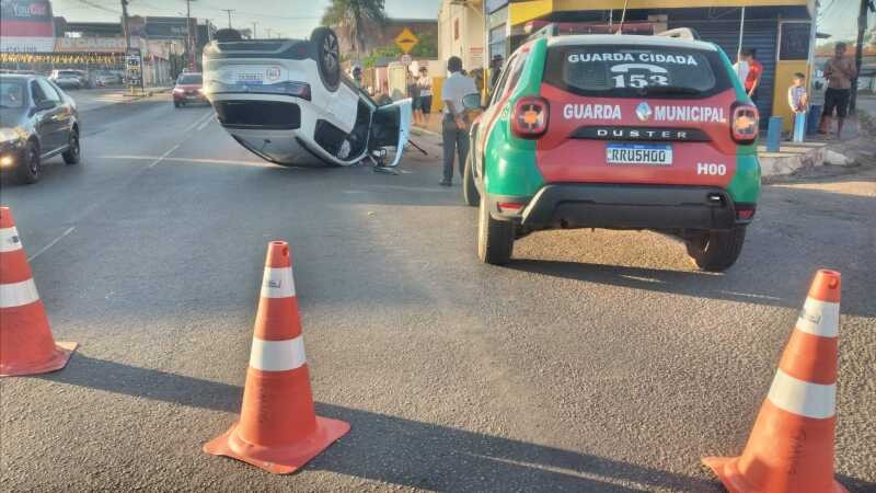 Motorista embriagado atropela idoso e capota ve�culo em V�rzea Grande (V�deo)