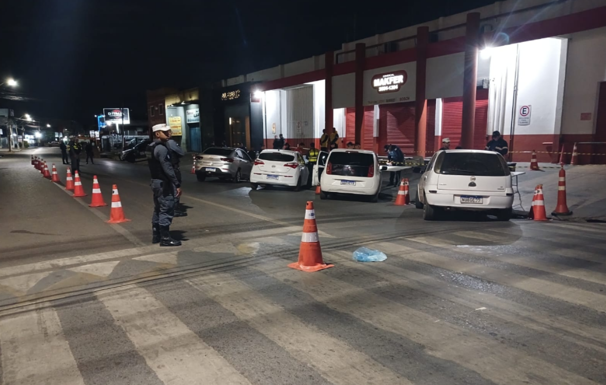 Opera��o prende sete condutores embriagados e remove 40 ve�culos em V�rzea Grande