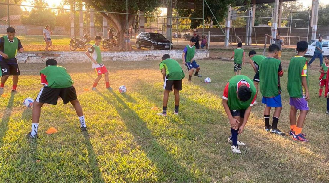 Vrzea Grande amplia programa VG Mais Esporte com polo de futebol no no Distrito de Souza Lima