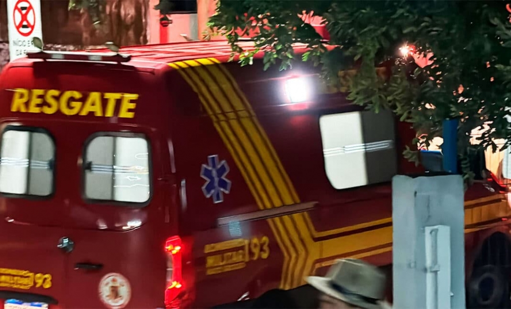 Sorriso: bombeiros resgatam tr�s adultos e uma crian�a que ficaram presos em elevador