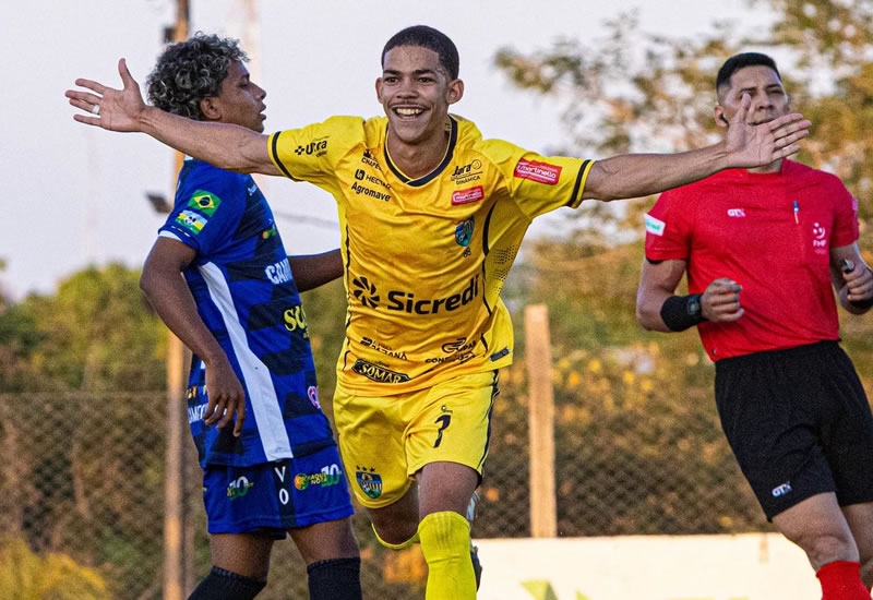 Nova Mutum vence com goleada e assegura vaga nas semifinais 
