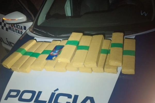 Polcia Militar prende dois homens com 15 tabletes de maconha durante abordagem na MT-246