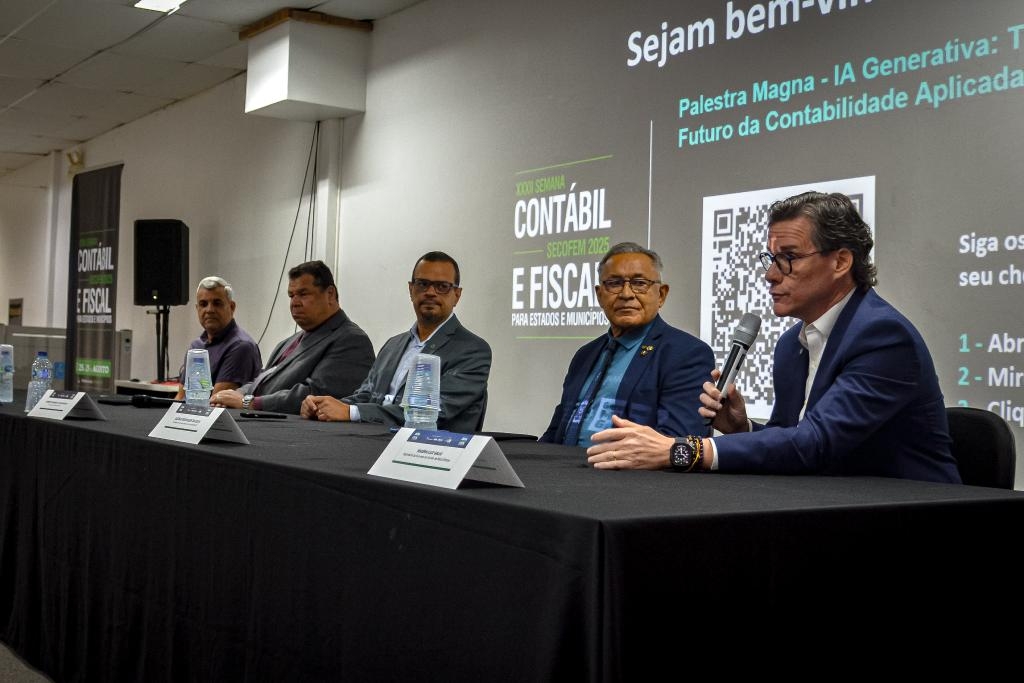 Mais de 700 profissionais de contabilidade participam da XXXII Semana Cont�bil e Fiscal para Estados e Munic�pios