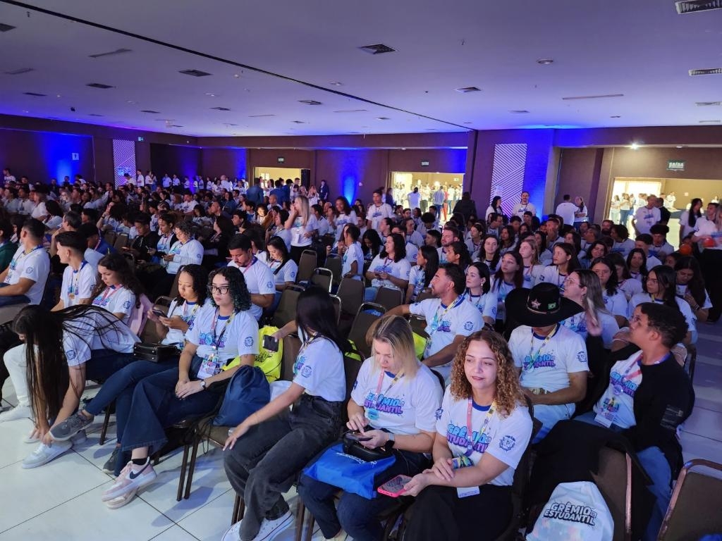 Mais de 1.500 estudantes participam do 2� Encontro dos Gr�mios Estudantis em Cuiab�