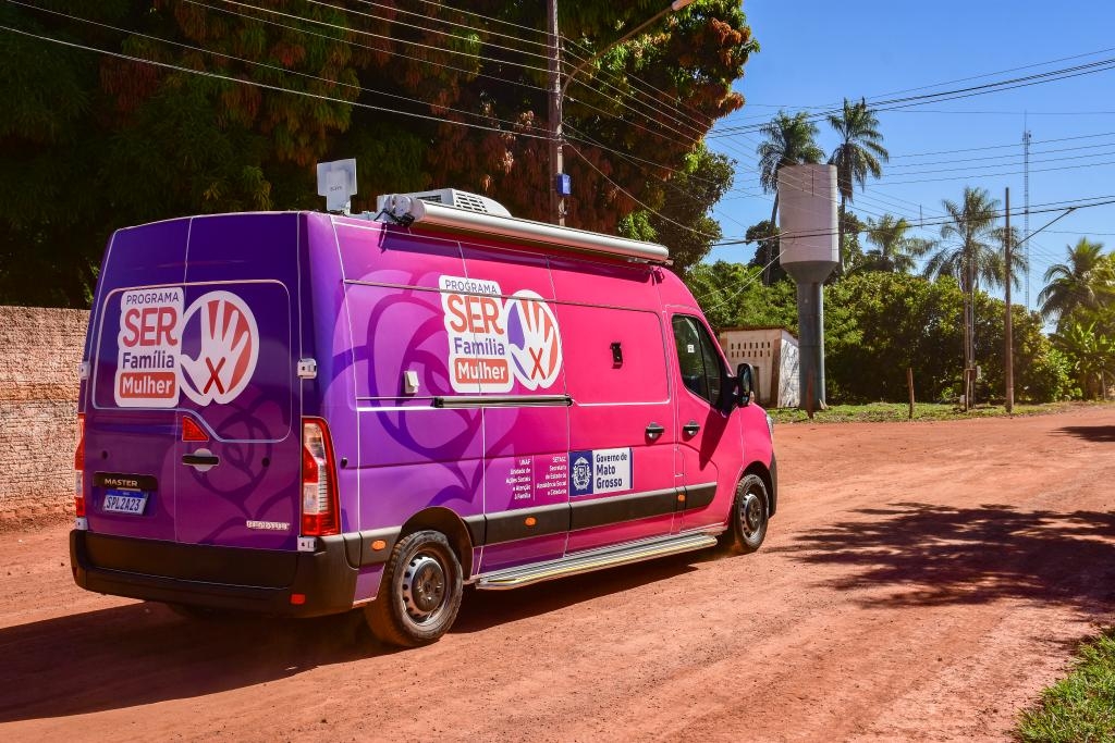 Van Rosa do SER Fam�lia Mulher refor�a pol�ticas de preven��o e prote��o �s mulheres no Estado