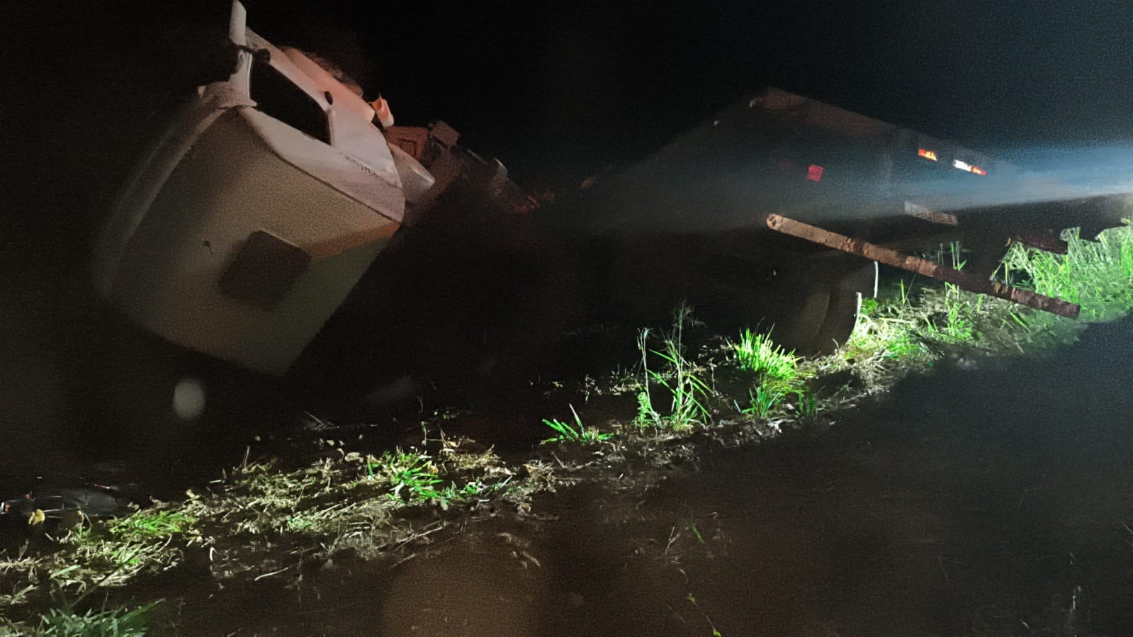 Motorista morre em tombamento de veculo na BR-158