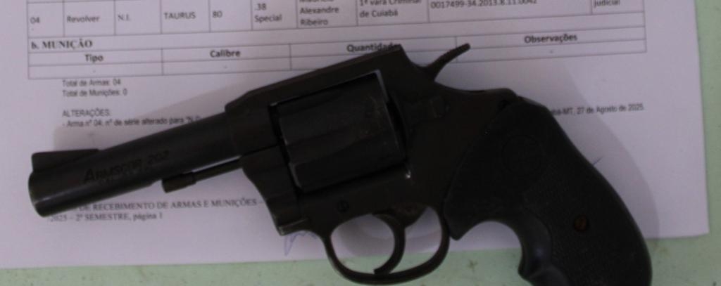 Pol�cia Civil encaminha para destrui��o quatro armas de fogo apreendidas em investiga��es de homic�dio