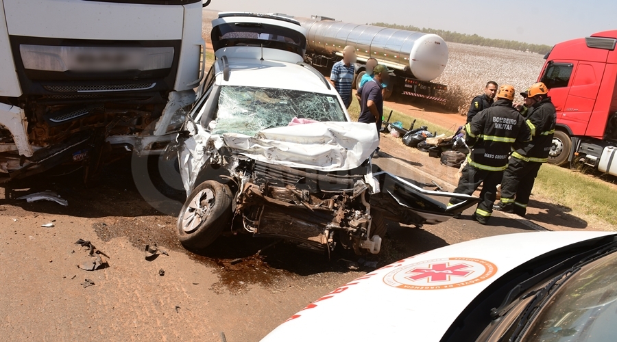 Motorista fica preso s ferragens em grave acidente na Serra da Petrovina