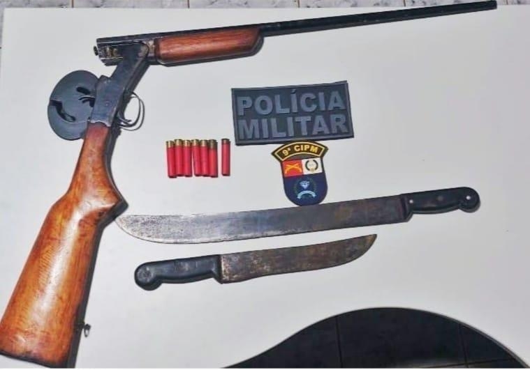 Homem � preso pela PM por porte ilegal de arma de fogo ap�s amea�ar conhecido com uma espingarda