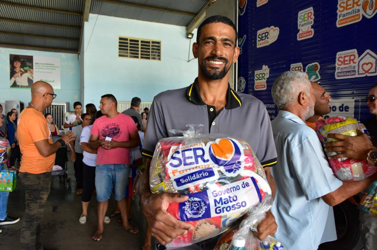Setasc realiza ao solidria em Primavera do Leste com entrega de cestas, kits e orientaes para comunidade