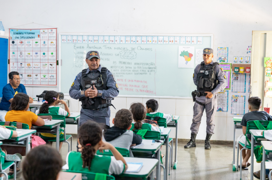 Projeto Guardio Escolar leva policiais s EMEBs de Cuiab para reforar segurana e cidadania