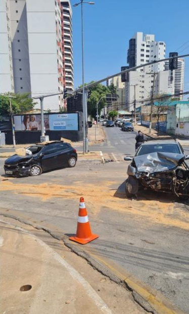 Coliso em cruzamento movimentado deixa trs feridos na Capital
