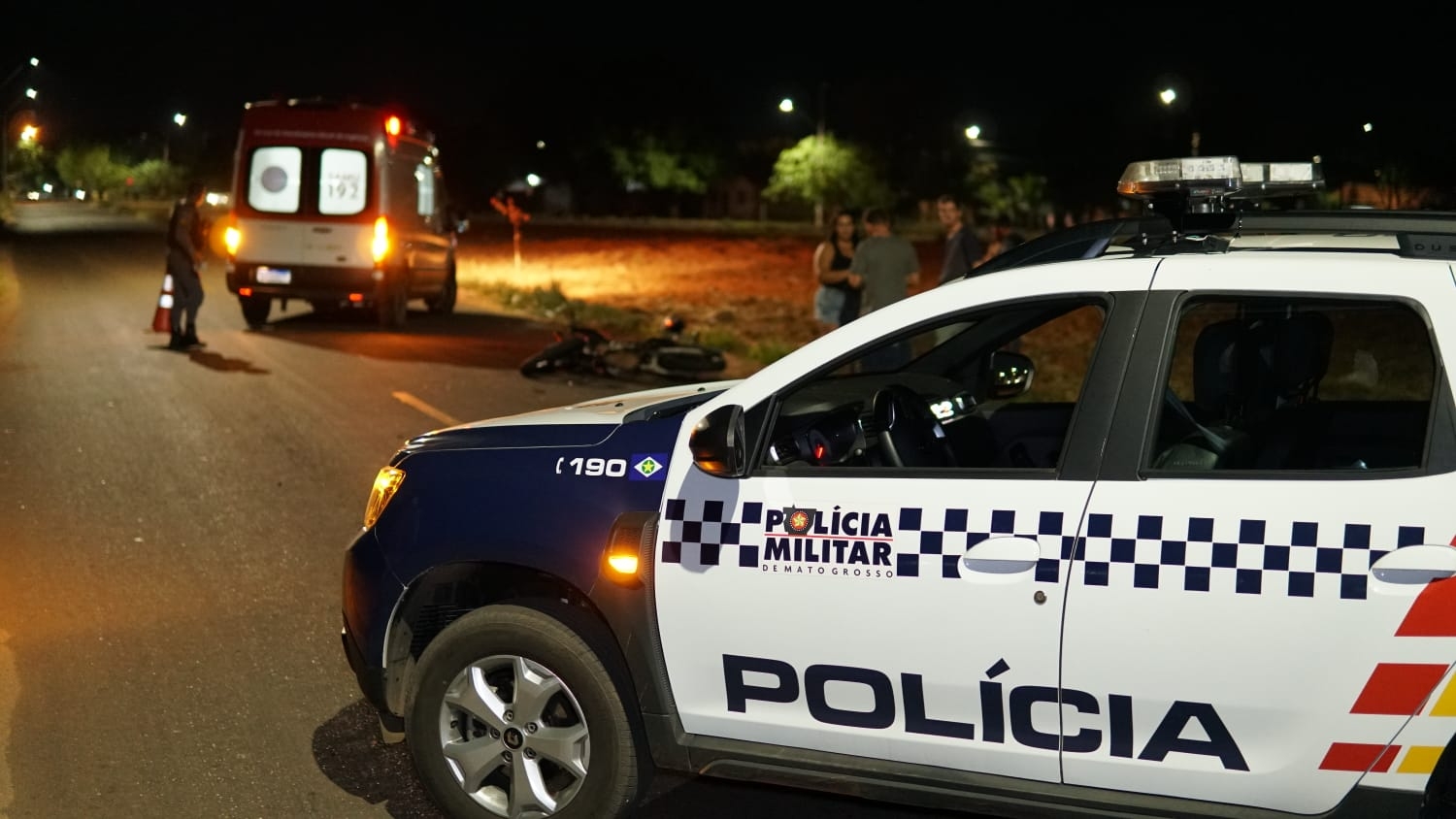 Colis�o entre moto e carro deixa homem ferido em Rondon�polis