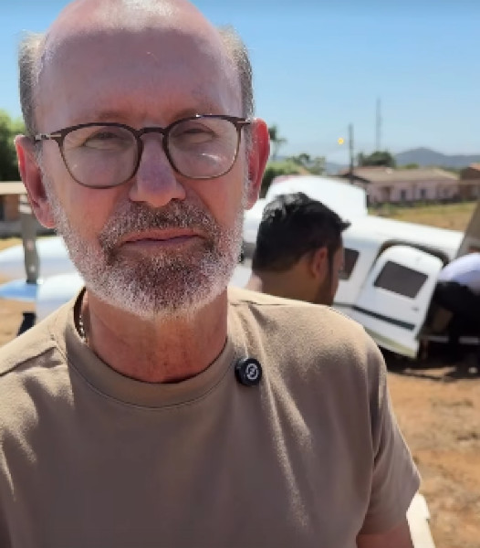 Avi�o com deputado Carlos Avallone enfrenta falha no trem de pouso e aciona protocolo de emerg�ncia