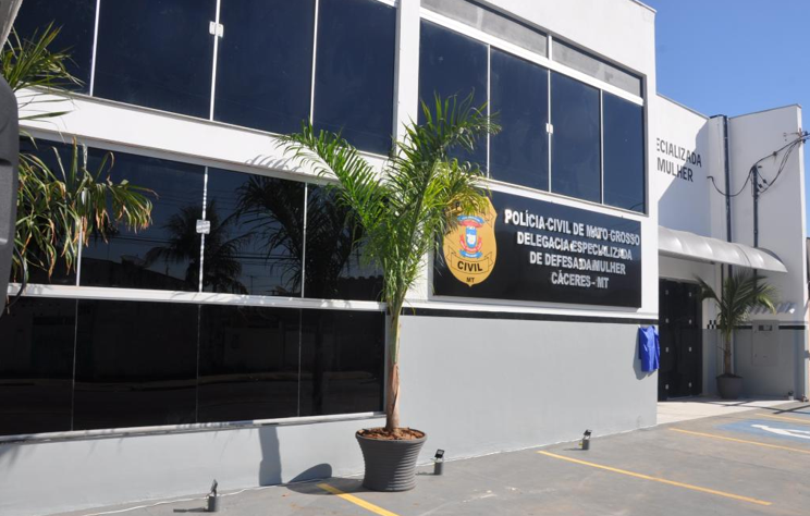 Homem � preso por amea�ar e agredir companheira em C�ceres