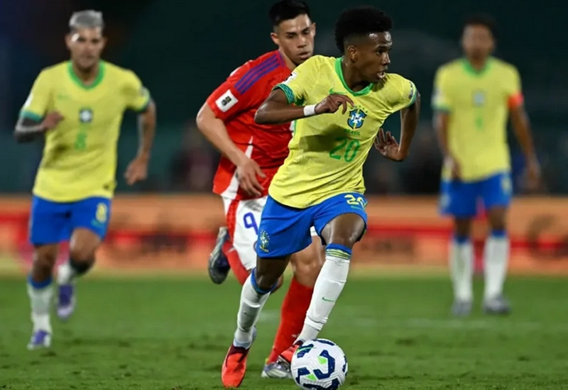 Brasil vence Chile no Maracan� e segue invicto nas Eliminat�rias  