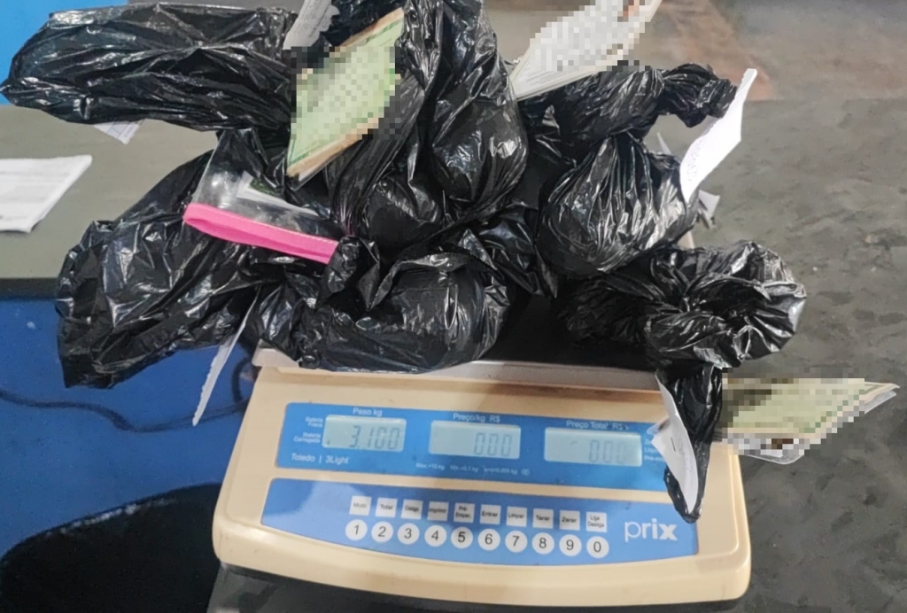 Pol�cia Penal prende 22 mulheres e impede entrada de drogas em pres�dios